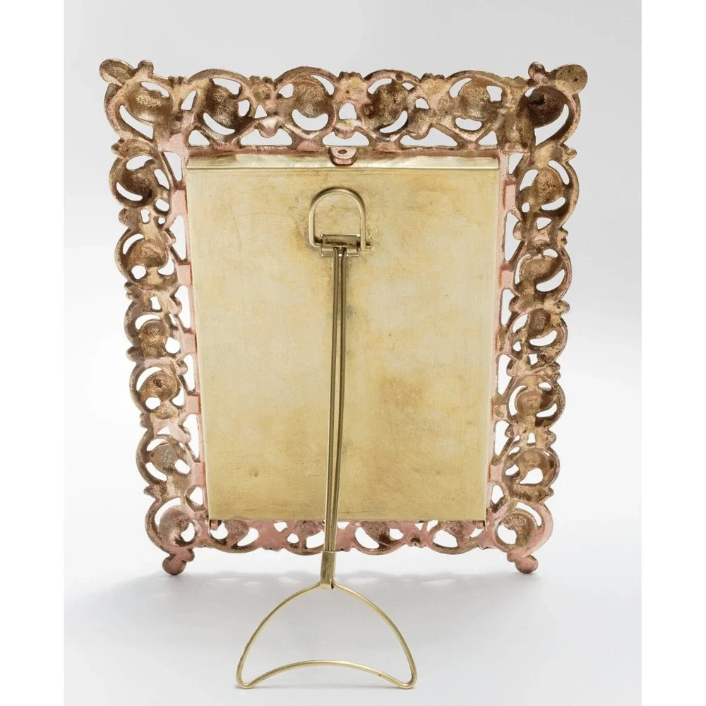Vintage Victorian Revival Picture Frame Photo Ornate Gold Metal 4 x 6 Photo